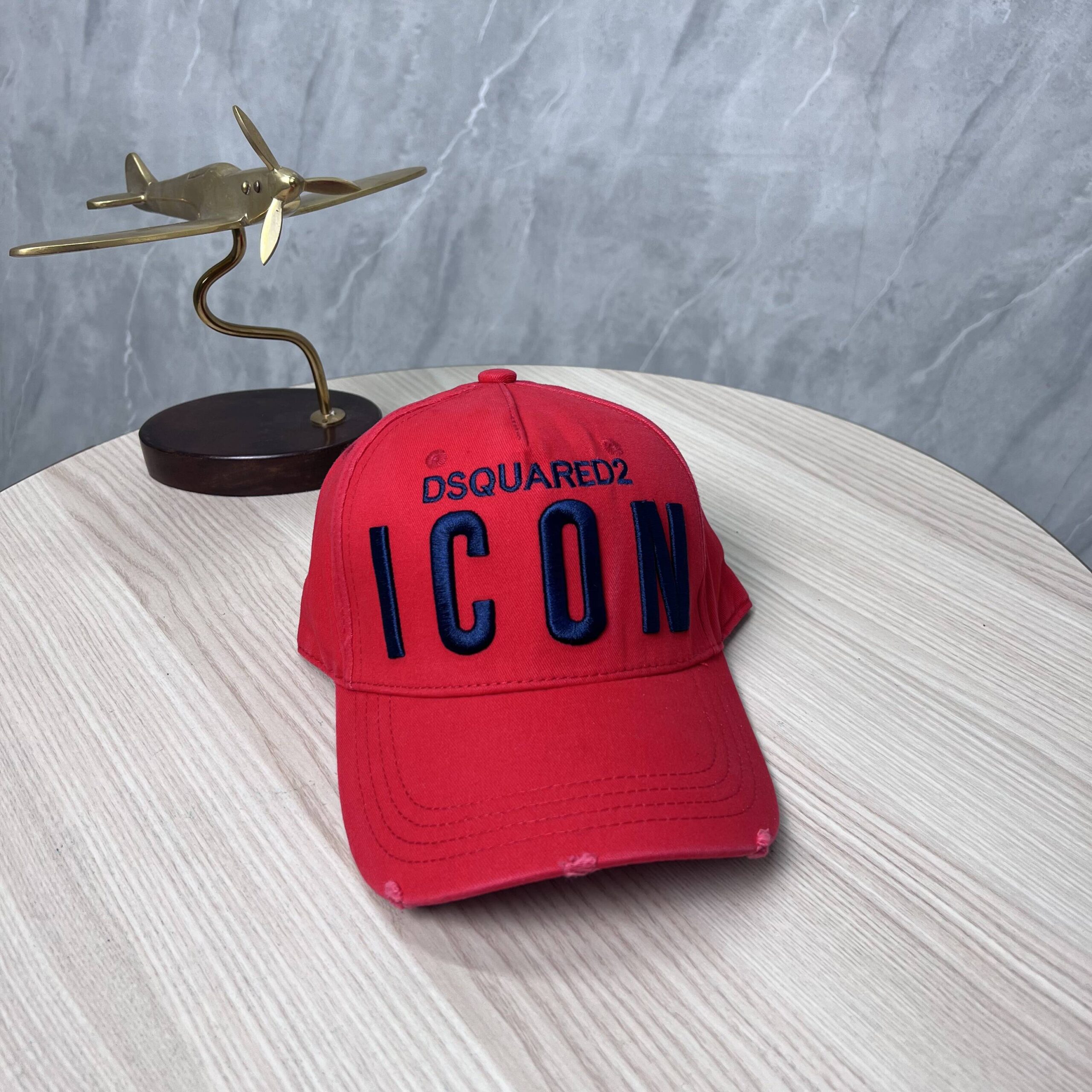 IMG_6778 Dsqa*ured2 Blue icon Red - Image 1