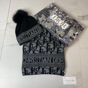 DI*OERR HAT & SCARF SET