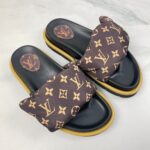 Poo*l Pillow Comfort Mules Slides